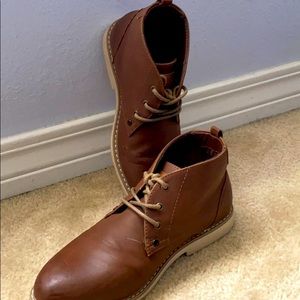 Size 5 boys grade school boots.